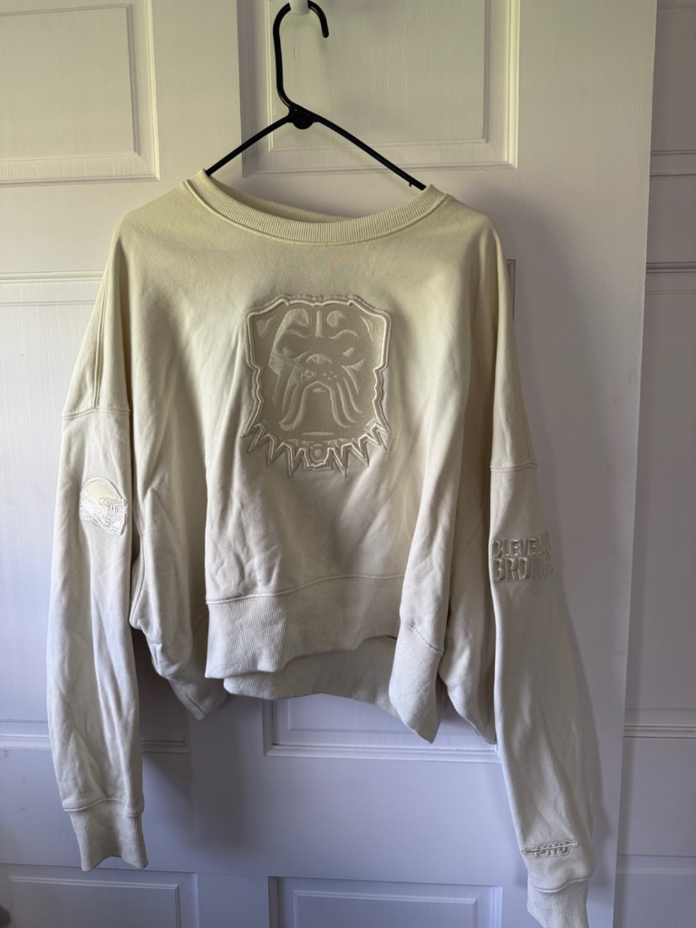 Cleveland Browns Embroidered dog Cream Crewneck Sweatshirt